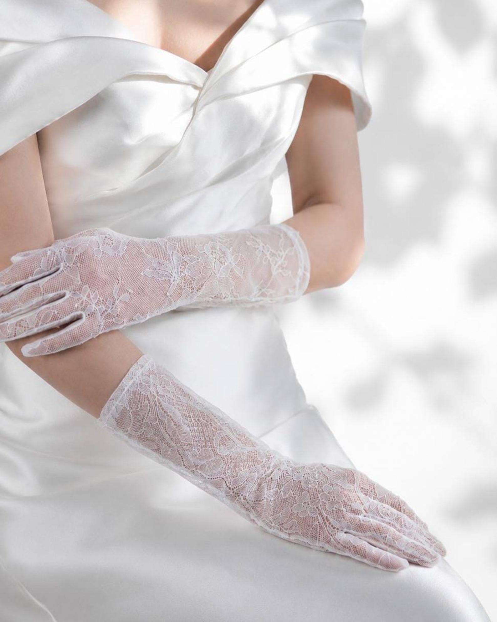 Hyacinth Gloves