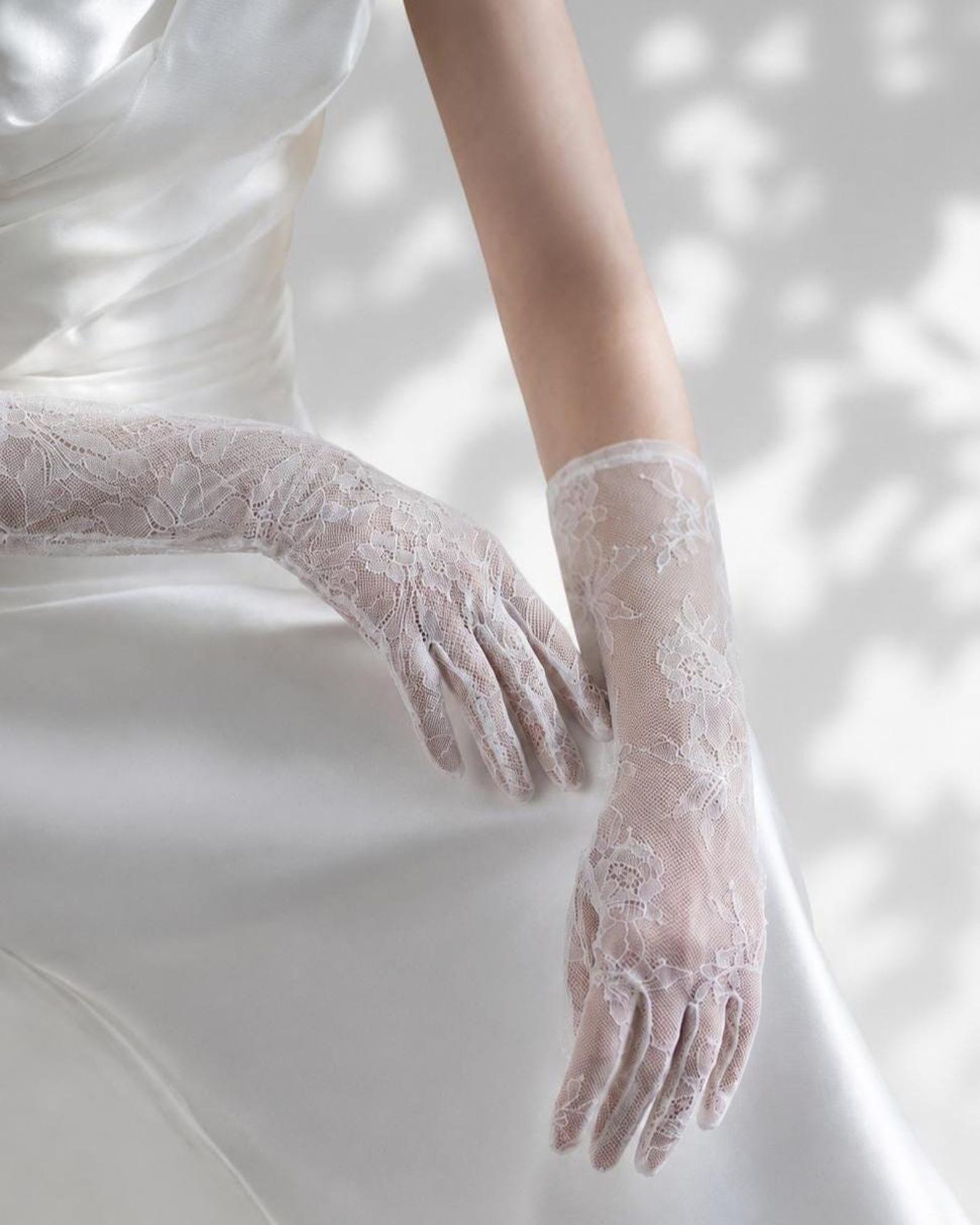Hyacinth Gloves