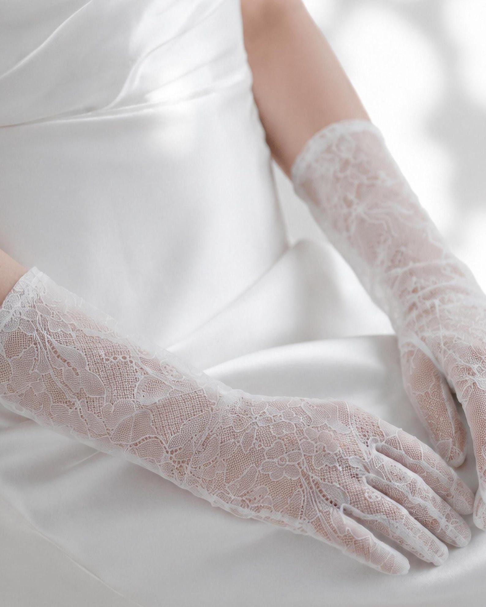 Hyacinth Gloves