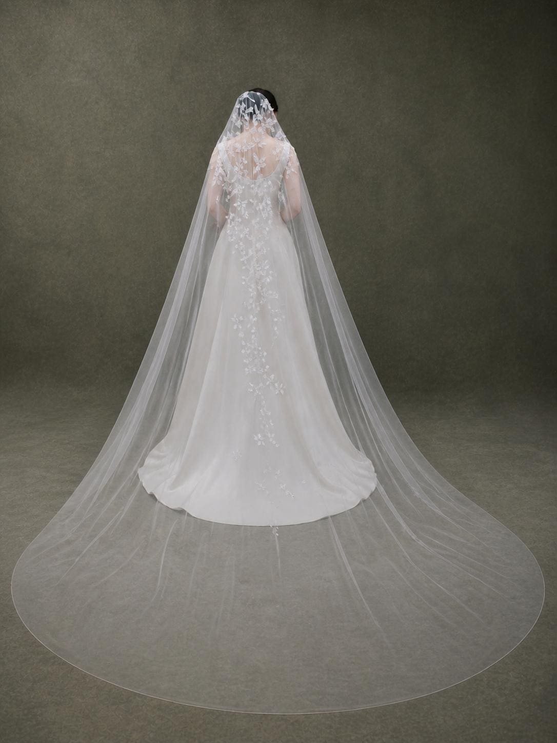 Scattered Lace Wedding Veil