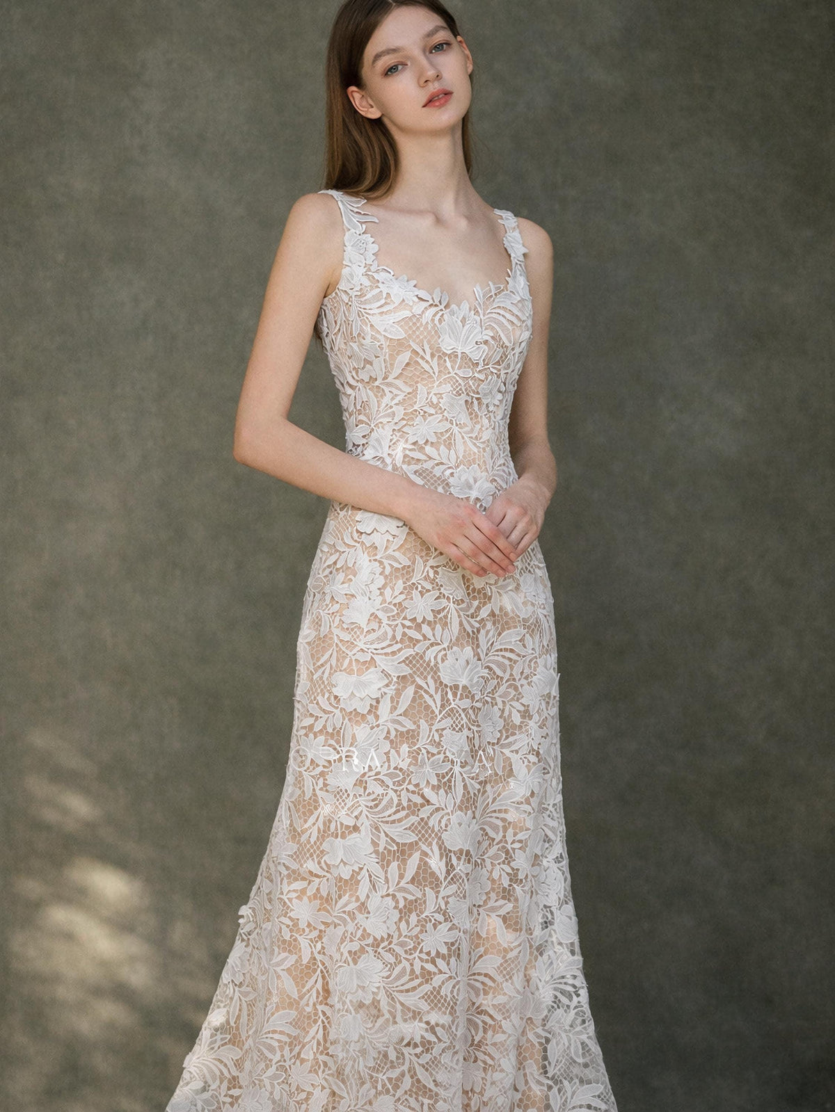 Sleeveless Lace Bridal Dress